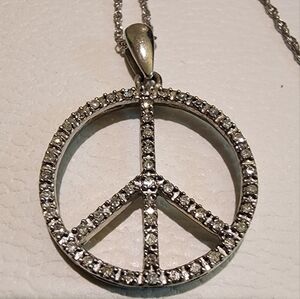 Kay Jewelers Silver Peace Symbol Necklace
